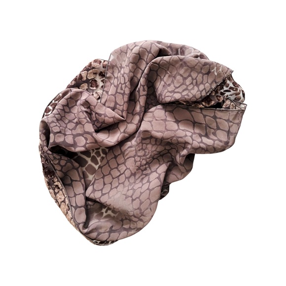 Elegant Burnout Velvet Scarf from Korea LIKE NEW - Picture 4 of 6